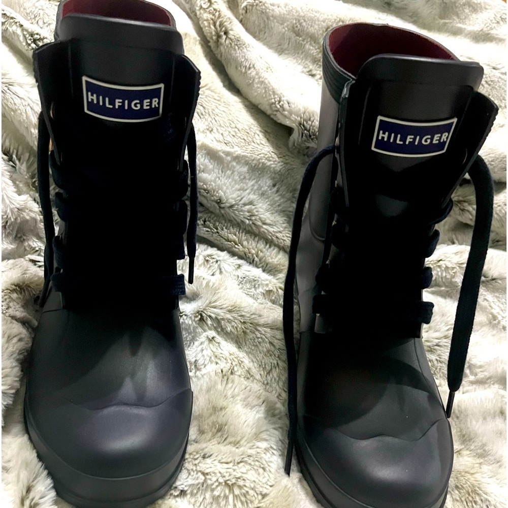 NWOT Tommy Hilfiger rain ☔️ boots 👢